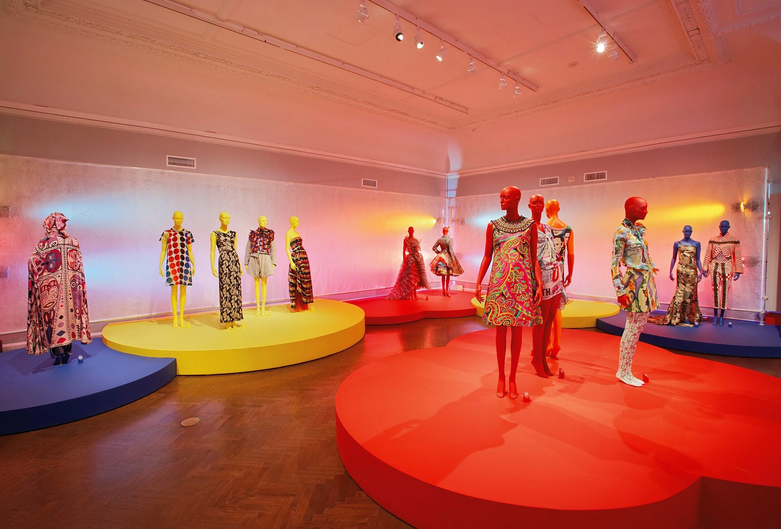 Cooper Hewitt Smithsonian Design Museum/Fashion in Colors